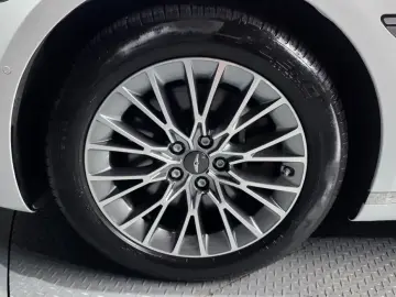 2023 Genesis G80 с пробегом 27 829 км