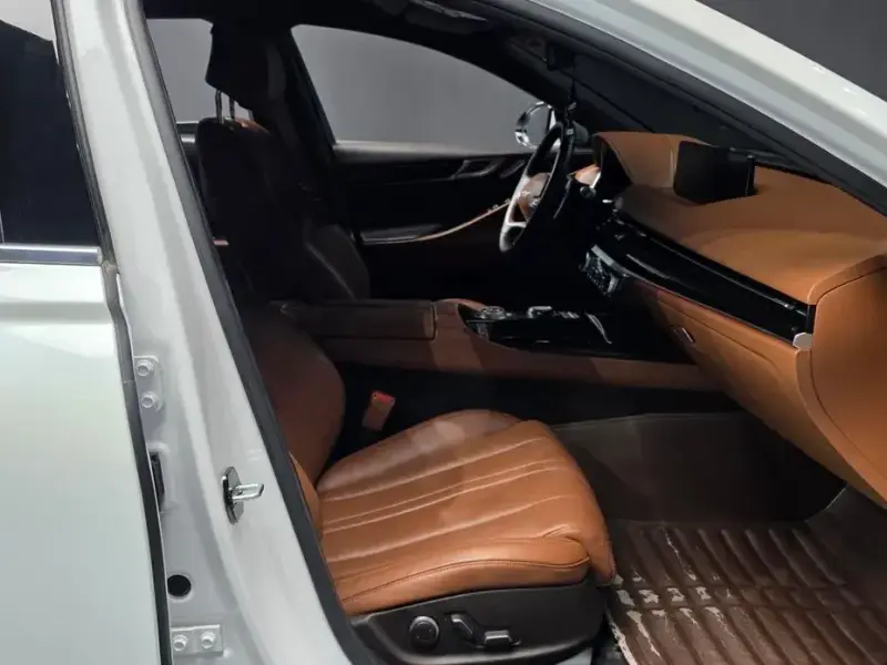 2023 Genesis G80 с пробегом 27 829 км