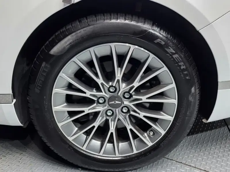 2023 Genesis G80 с пробегом 27 829 км