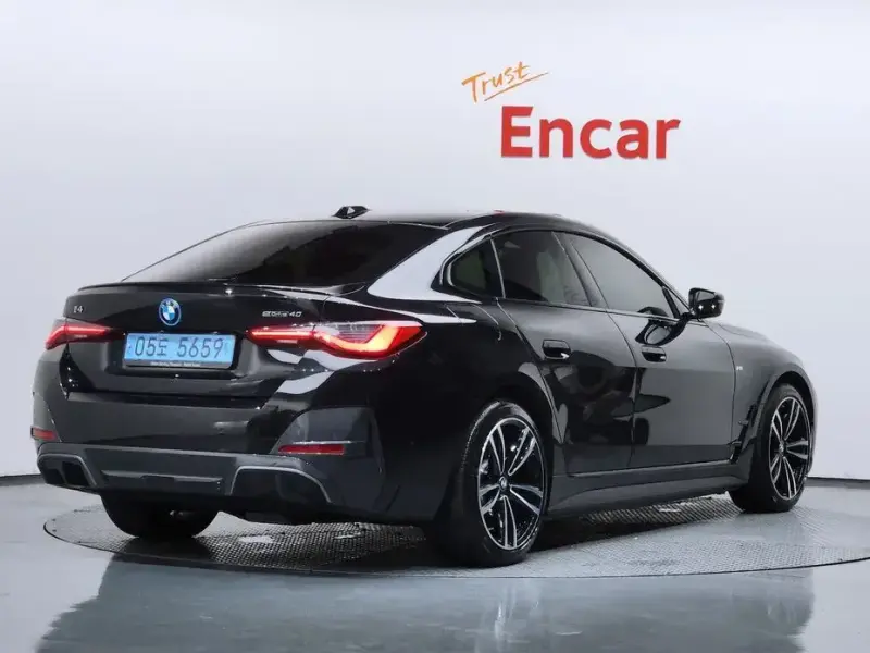 2022 BMW i4 с пробегом 53 769 км