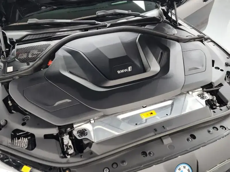 2022 BMW i4 с пробегом 53 769 км