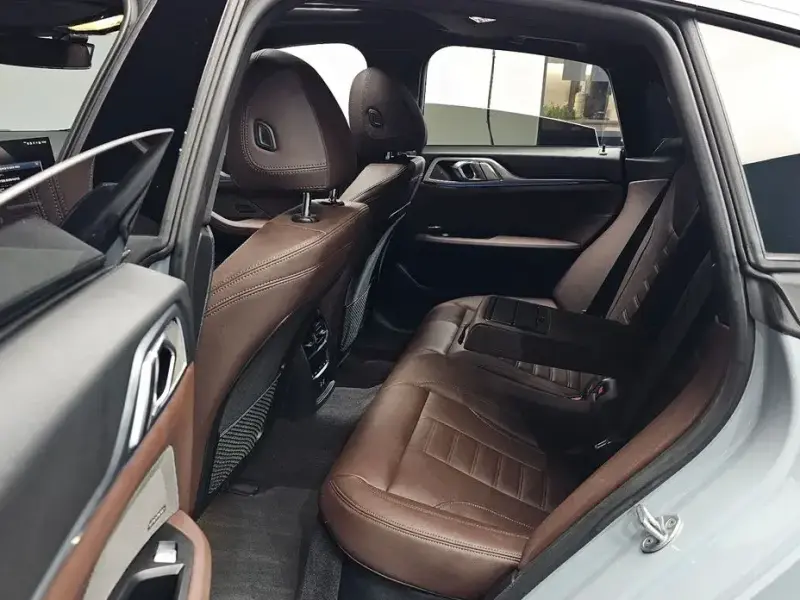 2023 BMW i4 с пробегом 24 393 км