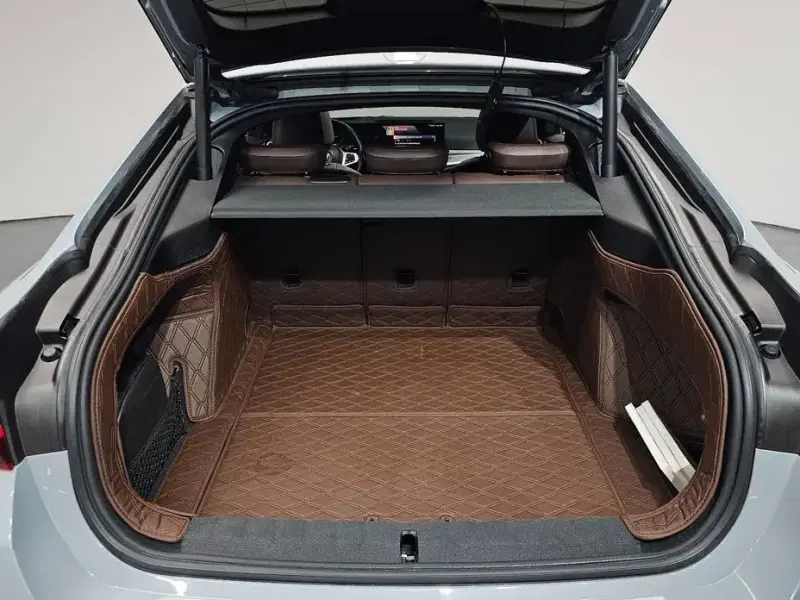 2023 BMW i4 с пробегом 24 393 км