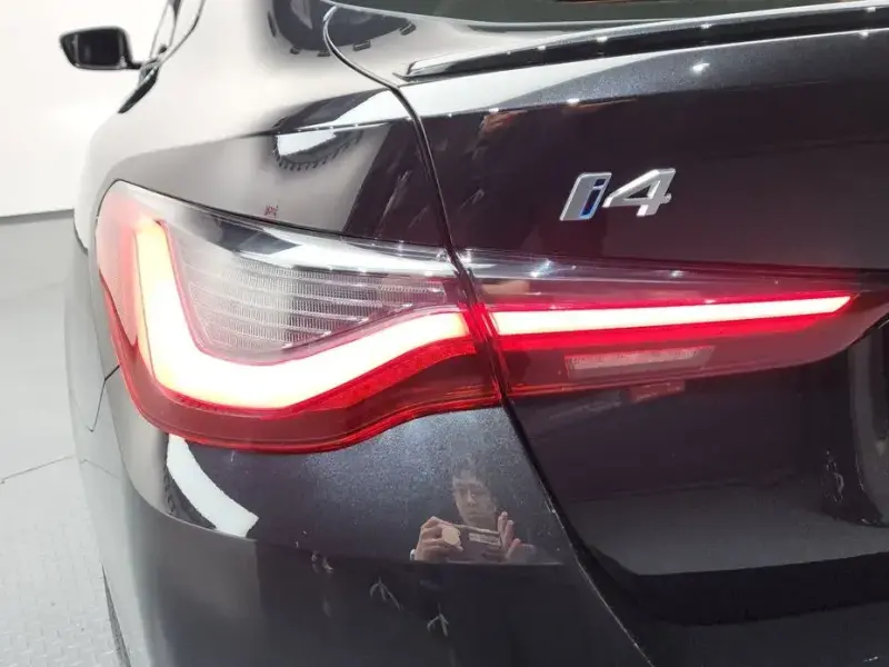2022 BMW i4 с пробегом 53 769 км