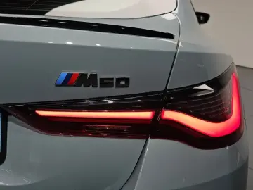 2023 BMW i4 с пробегом 24 393 км