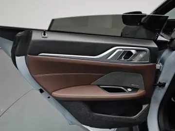 2023 BMW i4 с пробегом 24 393 км