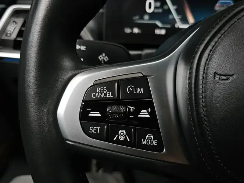 2023 BMW i4 с пробегом 24 393 км