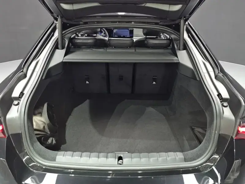 2023 BMW i4 с пробегом 14 627 км