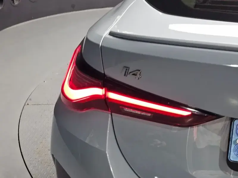 2022 BMW i4 с пробегом 49 431 км
