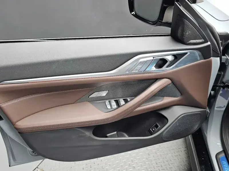 2022 BMW i4 с пробегом 49 431 км