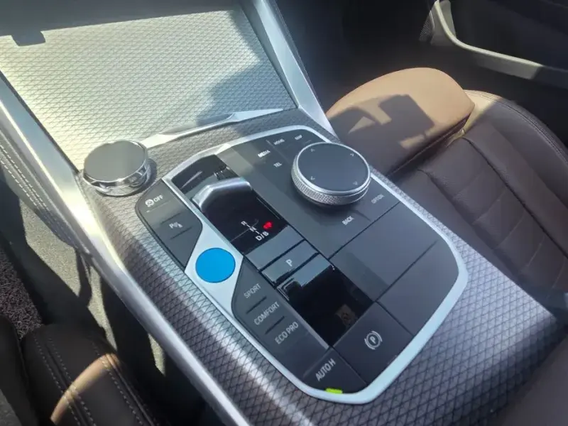 2023 BMW i4 с пробегом 33 000 км