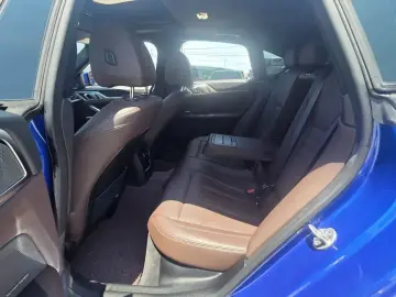 2023 BMW i4 с пробегом 33 000 км