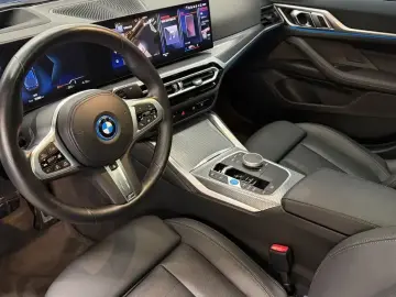 2024 BMW i4 с пробегом 35 880 км