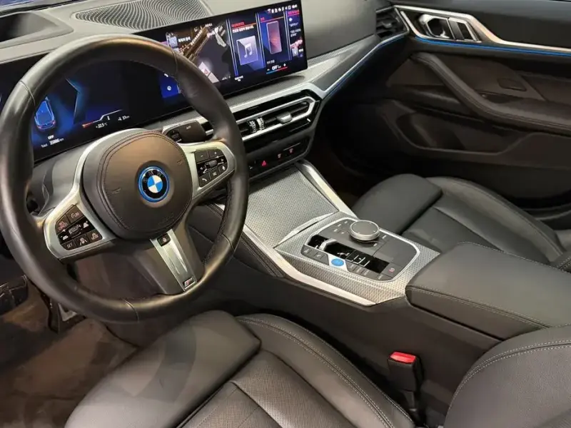 2024 BMW i4 с пробегом 35 880 км