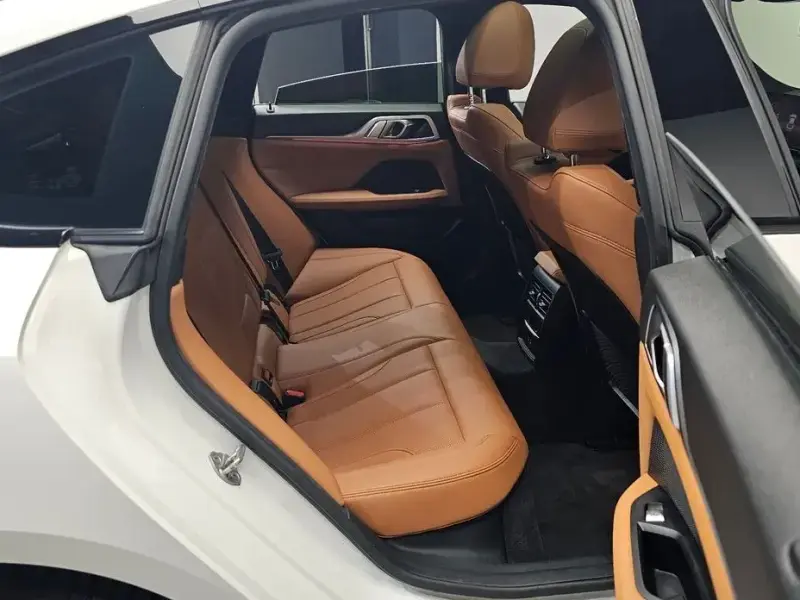 2022 BMW i4 с пробегом 63 207 км