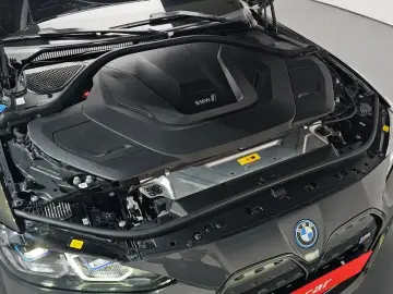 2024 BMW i4 с пробегом 36 983 км
