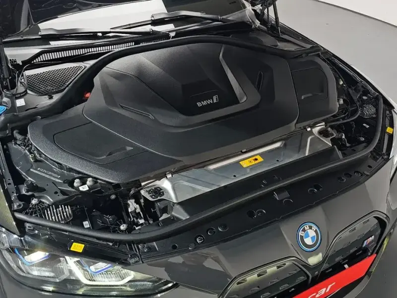 2024 BMW i4 с пробегом 36 983 км
