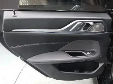 2022 BMW i4 с пробегом 41 121 км