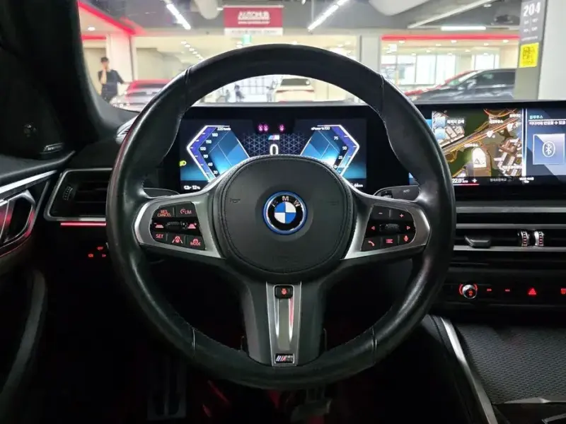 2023 BMW i4 с пробегом 40 573 км
