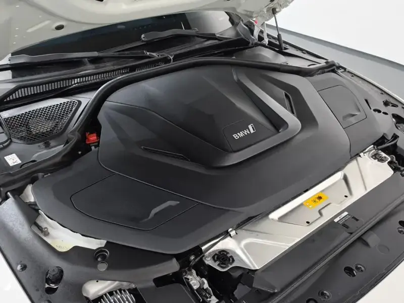2022 BMW i4 с пробегом 127 939 км