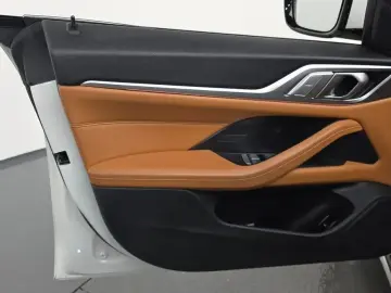 2022 BMW i4 с пробегом 127 939 км