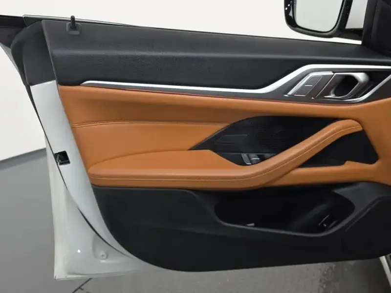 2022 BMW i4 с пробегом 127 939 км