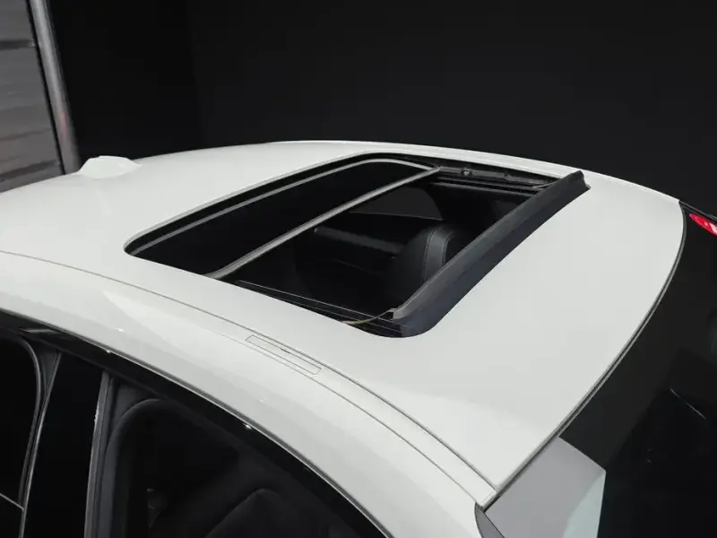 2025 BMW i4 с пробегом 17 183 км