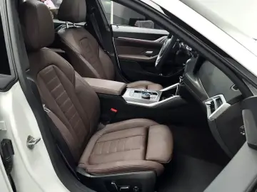 2025 BMW i4 с пробегом 12 780 км