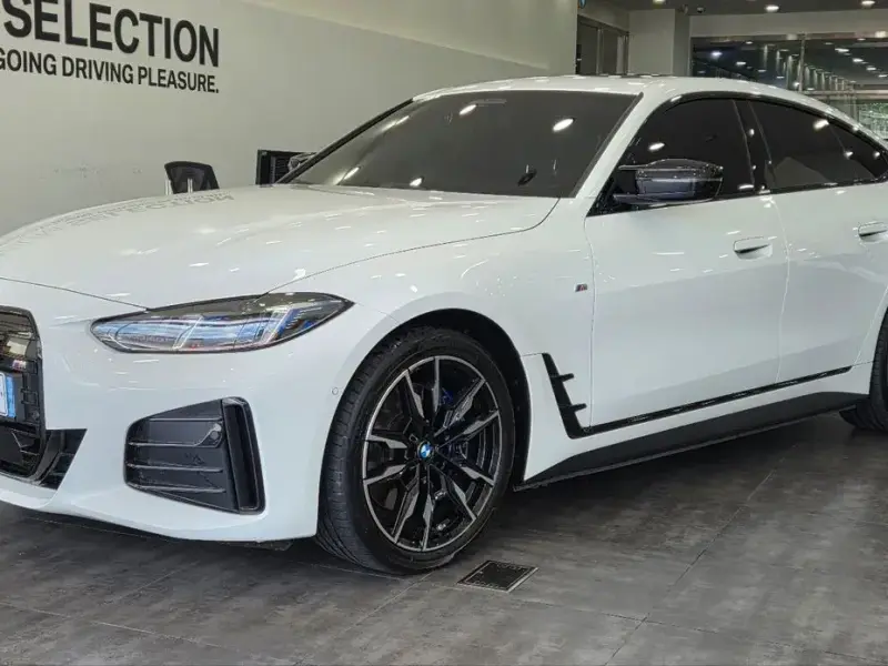 2025 BMW i4 с пробегом 27 758 км