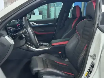 2025 BMW i4 с пробегом 19 541 км