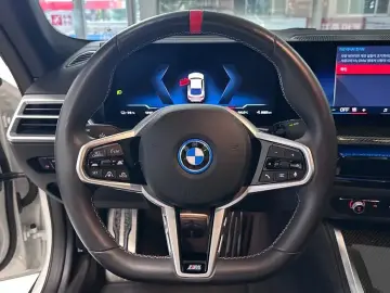 2025 BMW i4 с пробегом 19 541 км