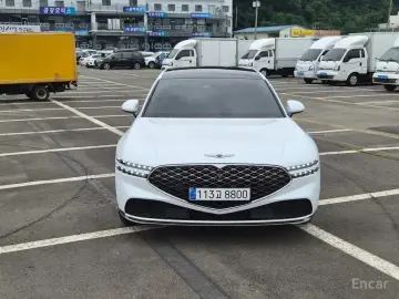 2023 Genesis G90 с пробегом 41 000 км