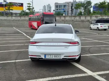 2023 Genesis G90 с пробегом 41 000 км