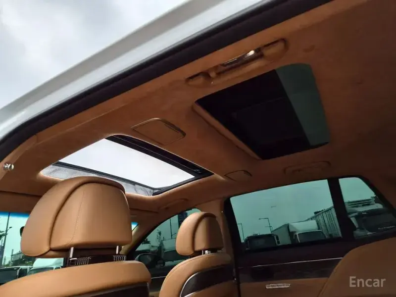 2023 Genesis G90 с пробегом 41 000 км