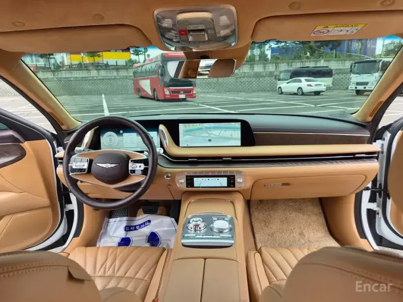 2023 Genesis G90 с пробегом 41 000 км