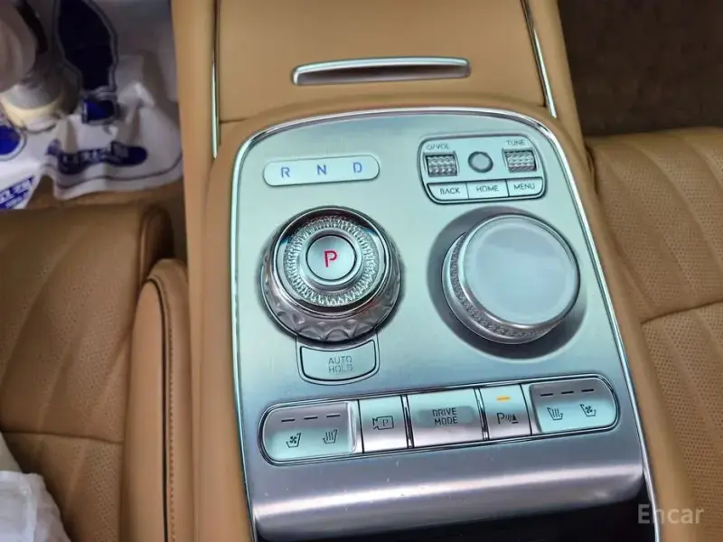 2023 Genesis G90 с пробегом 41 000 км