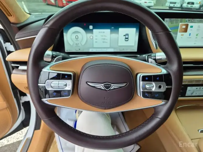 2023 Genesis G90 с пробегом 41 000 км