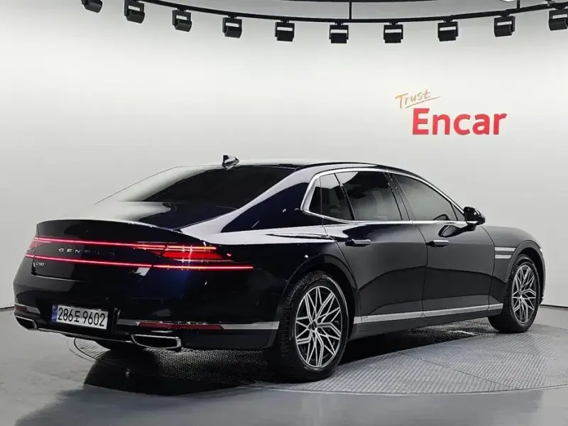 2023 Genesis G90 с пробегом 85 314 км
