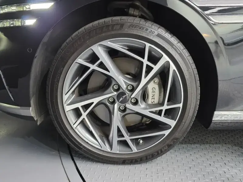 2023 Genesis G90 с пробегом 60 453 км
