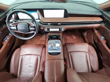 2023 Genesis G90 с пробегом 85 314 км