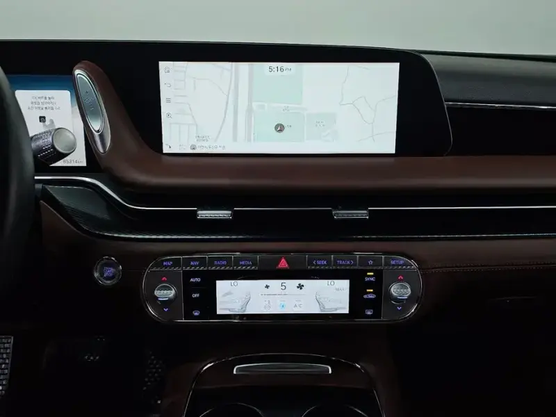 2023 Genesis G90 с пробегом 85 314 км