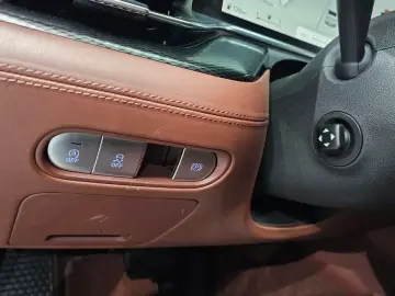 2023 Genesis G90 с пробегом 85 314 км