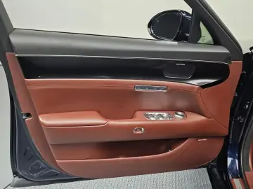 2023 Genesis G90 с пробегом 85 314 км