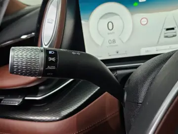 2023 Genesis G90 с пробегом 85 314 км