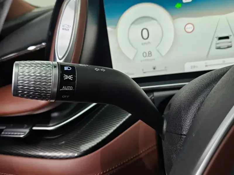 2023 Genesis G90 с пробегом 85 314 км