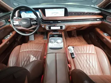 2023 Genesis G90 с пробегом 28 081 км