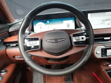 2023 Genesis G90 с пробегом 28 081 км
