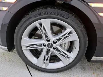 2023 Genesis G90 с пробегом 76 449 км