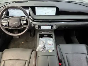 2023 Genesis G90 с пробегом 76 449 км