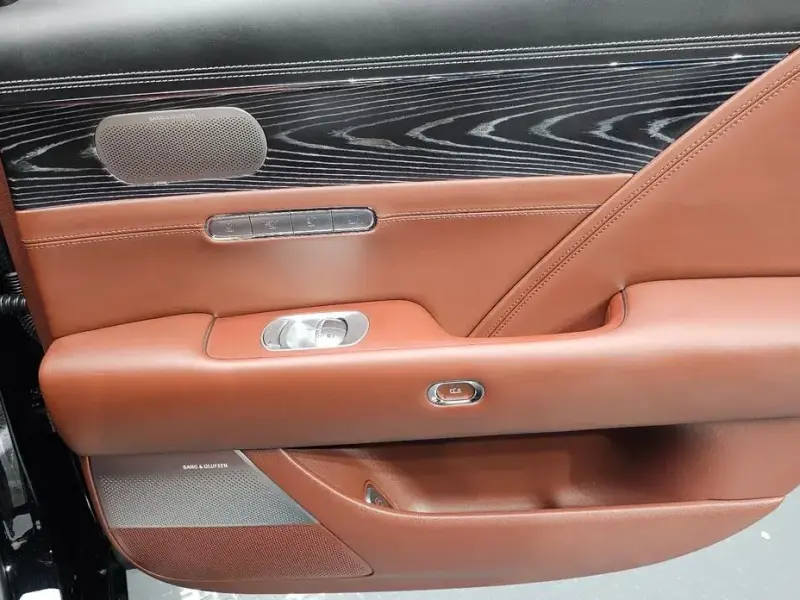 2023 Genesis G90 с пробегом 28 081 км